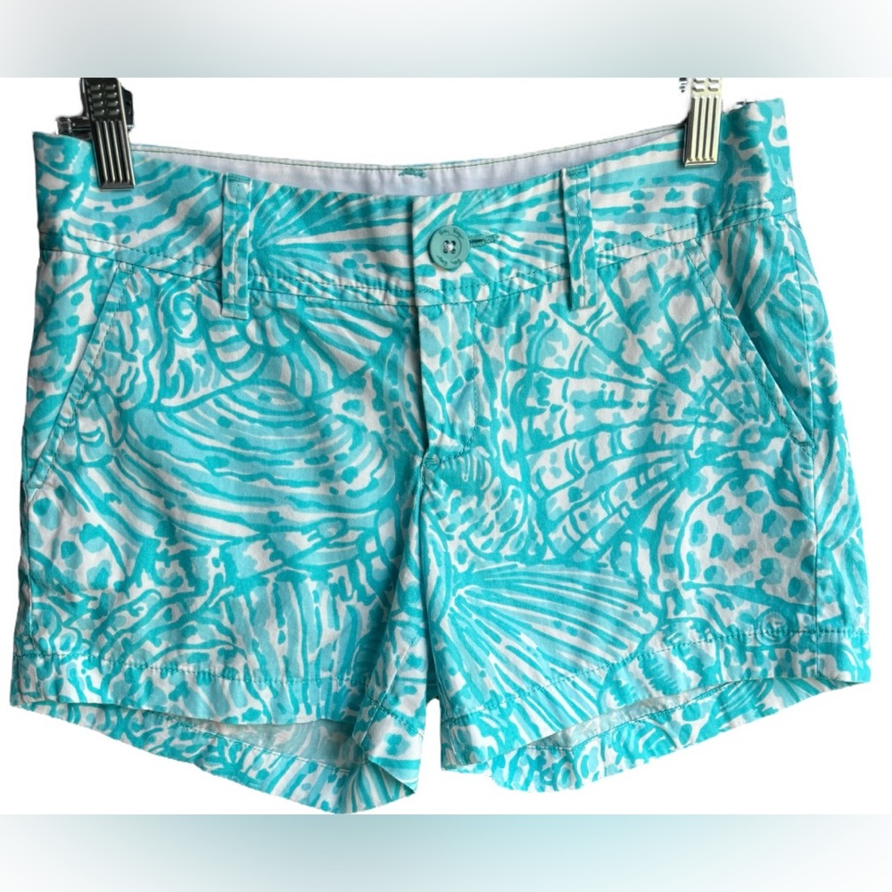 Lilly Pulitzer 5” Blue & White Seashell Callahan Shorts